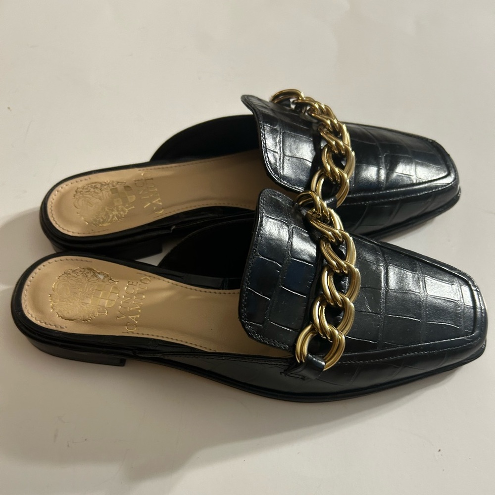 VINCE CAMUTO RACHEY LEATHER CROC GOLD TONE CHAIN MULES/FLATS WOMEN’S SIZE 6M
